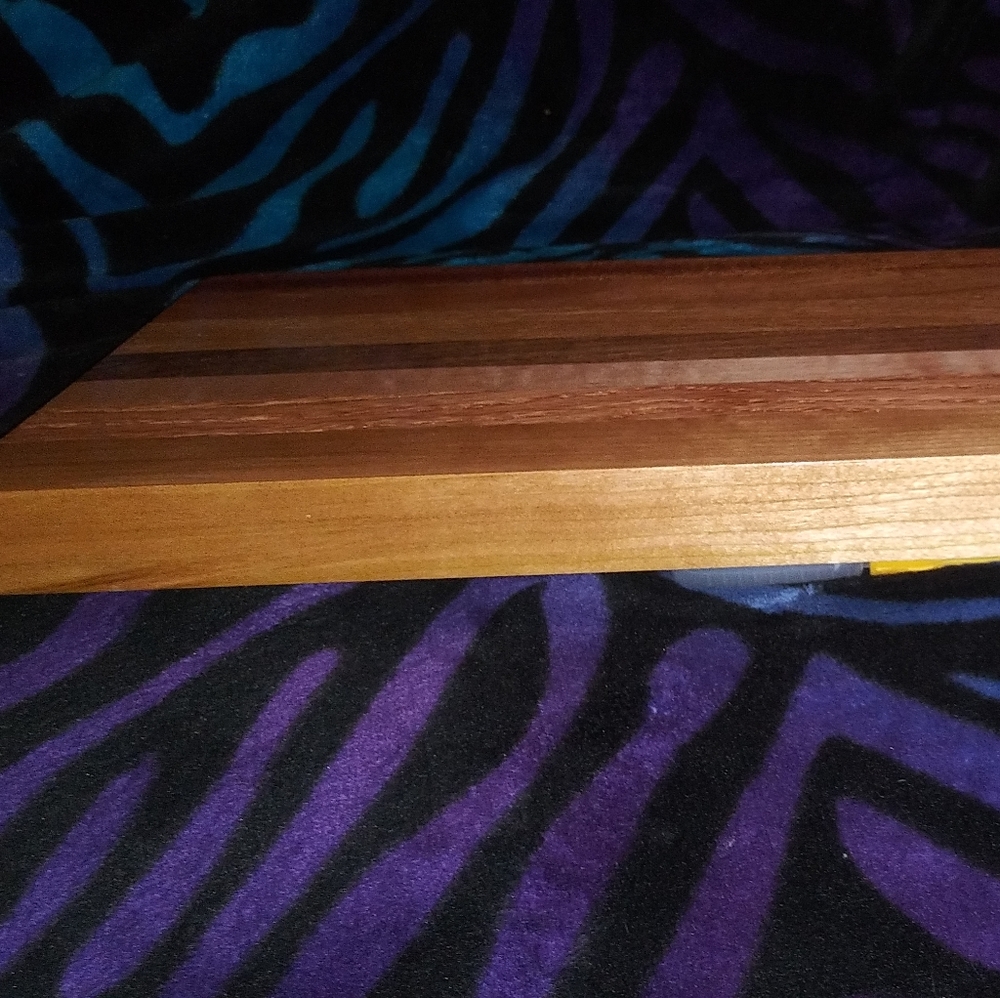Custom cutting board - Picture 2 of 4